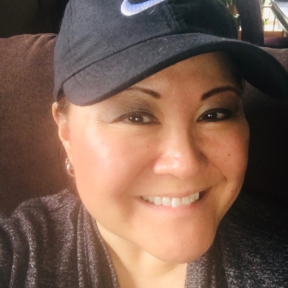 Meet your Posher, Jennifer - Picture 3 of 3